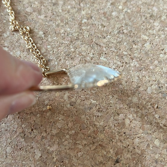 Large Circle gold color Pendent with chain - Picture 7 of 8